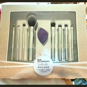 Real Techniques make-up brushes